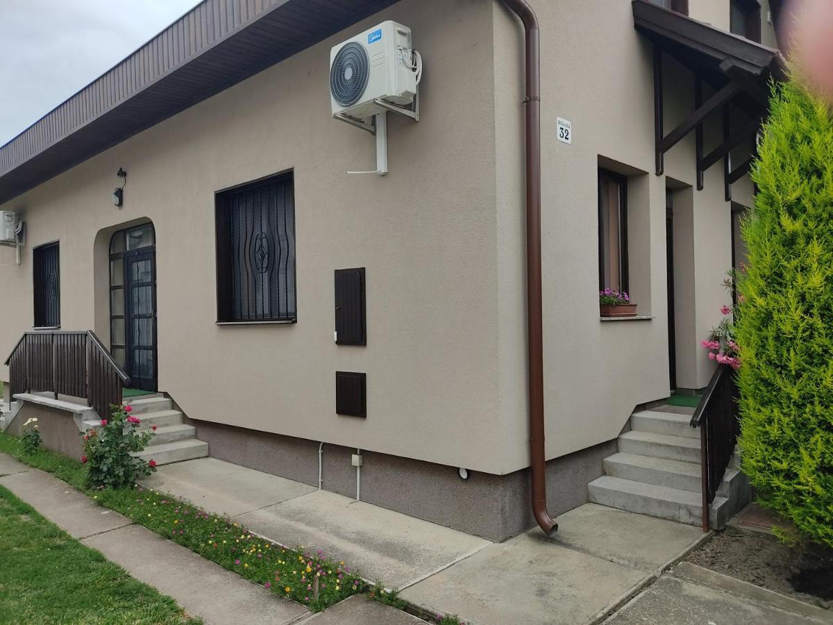 Arnika Vendeghaz Apartment Hajduszoboszlo Luaran gambar