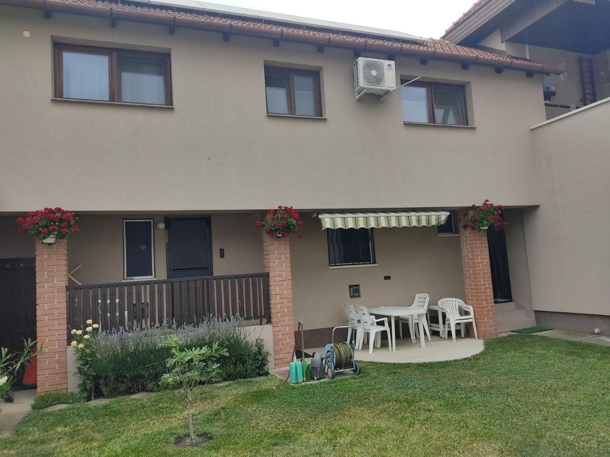 Arnika Vendeghaz Apartment Hajduszoboszlo Luaran gambar